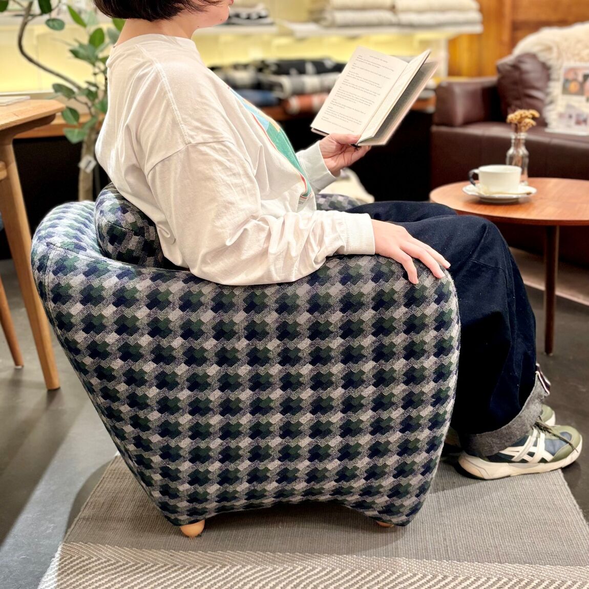 デリエ・イデー丸の内】限定MINI MILLER ARM CHAIRのご紹介